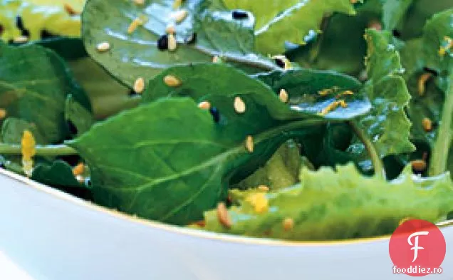 Salată de Romaine și rucola cu semințe prăjite
