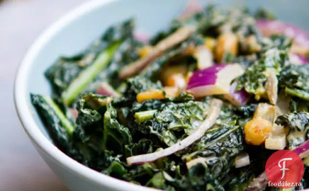 Salată Picantă De Kale De Ghimbir Cu Arahide