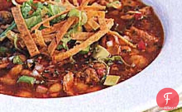 Tocană de porc și Hominy cu ardei iute roșii (Pozole Rojo)