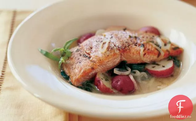 Somon Sălbatic Ars Cu Cartofi Noi Și Bulion De Dijon