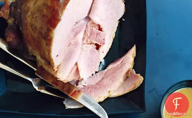 Șuncă glazurată cu sos de muștar de ananas