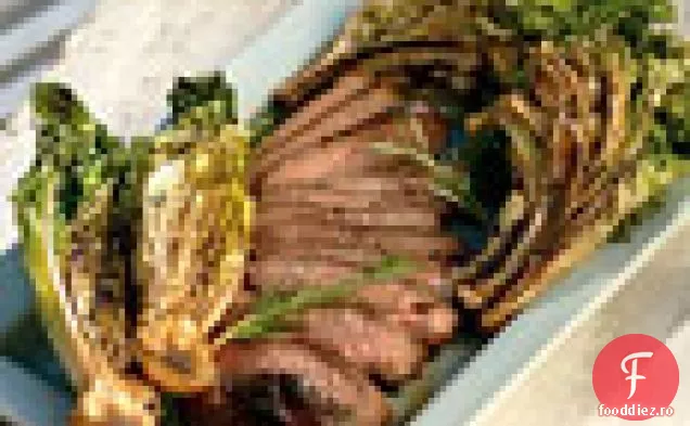 Picior de miel la grătar cu andive cret și Romaine
