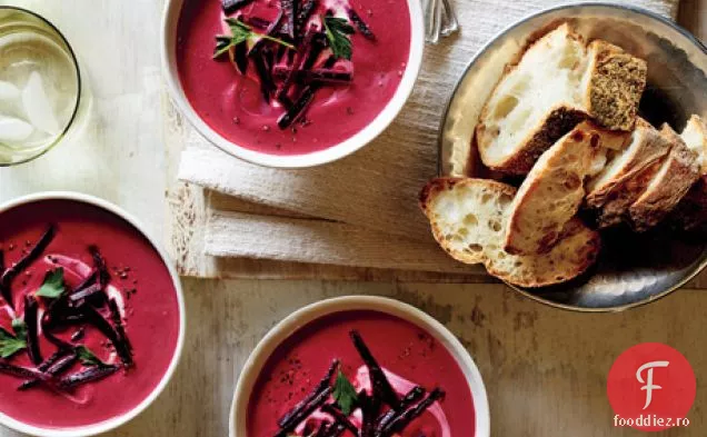 Supă de sfeclă, ghimbir și lapte de cocos