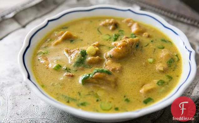 Curry De Arahide De Pui