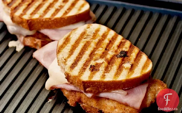 Un Panini De Cordon Bleu De Pui Pe Care Pur Și Simplu Trebuie Să-L Faci