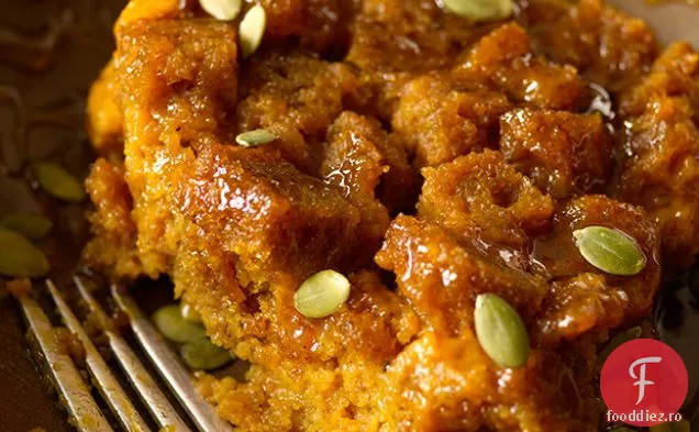 Budincă de pâine de dovleac cu sos picant de mere Caramel