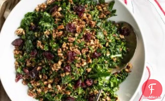 Cea mai bună salată de varză mărunțită cu parmezan Pecan și afine