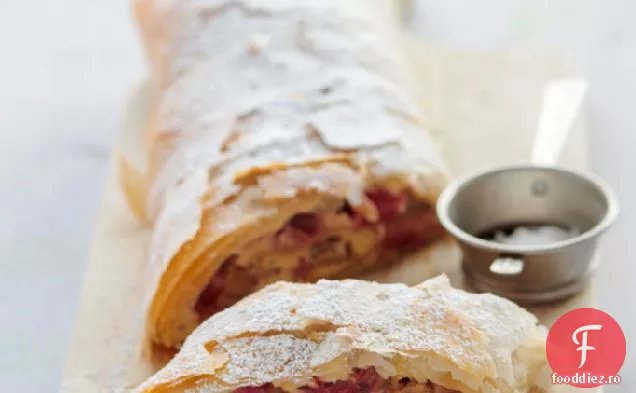 Strudel de rubarbă, ghimbir și Quark