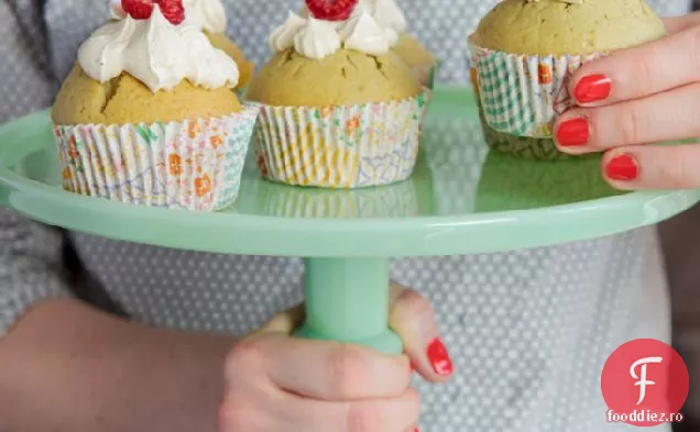 Cupcakes cu fistic și tei