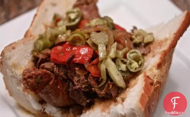 Combo-uri italiene de carne de vită și cârnați în stil Chicago cu aragaz lent