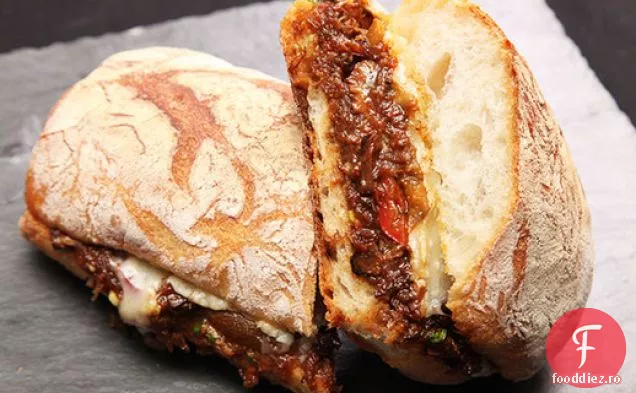 Sandwich-uri cu coadă de bou și Gruy Arrucroyre