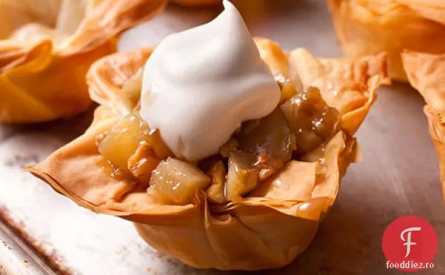 Pere Gingered în cupe Phyllo