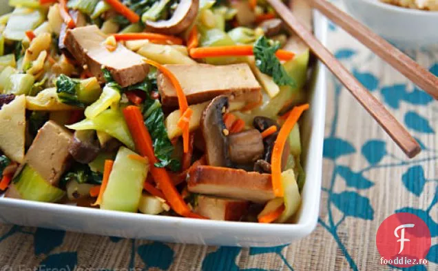 Bok Choy și tofu la cuptor Se amestecă în sos de ghimbir-citrice