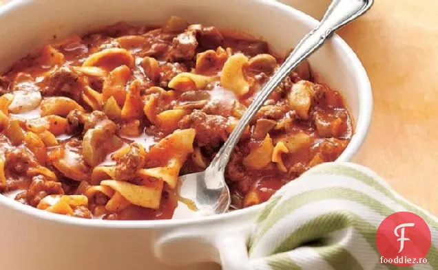 Carne de vită măcinată și tăiței