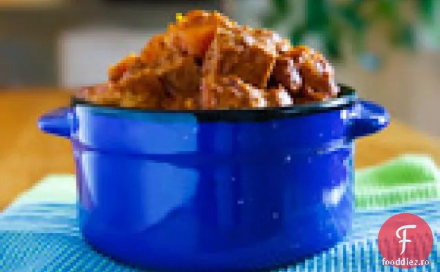 Tofu, Tempeh și dovlecei de nucă în aluniță de arahide gătită lent