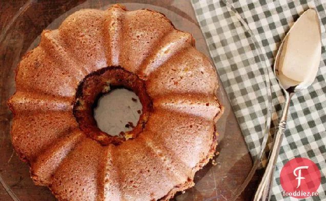 Ciorap-It-To-Me Bundt Tort