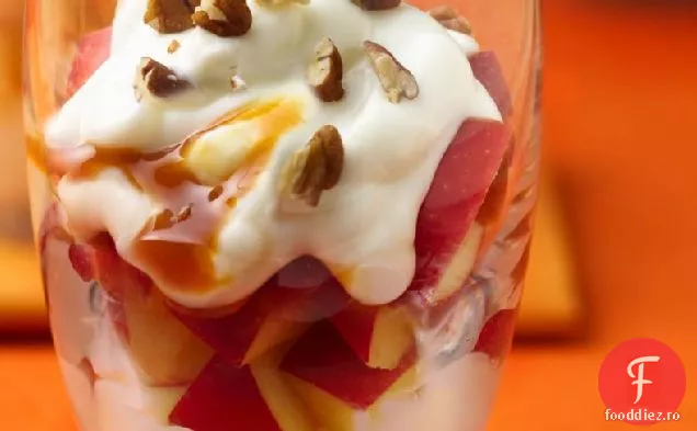 Parfaits De Iaurt Cu Mere Caramel