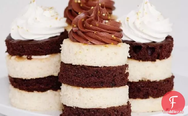 Cakelete alb-negru
