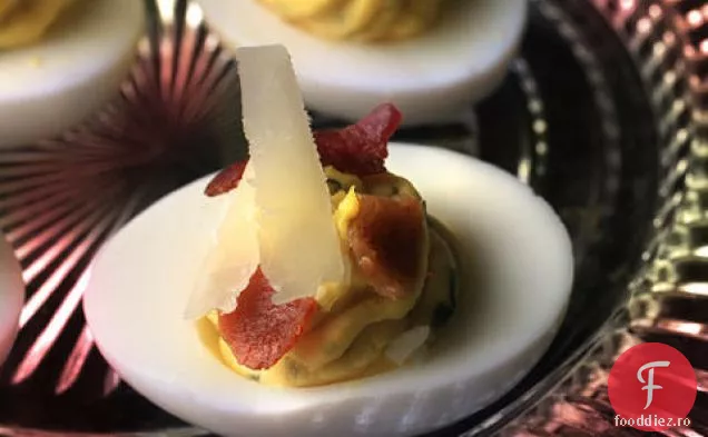 Bacon și Cheddar Deviled Ouă