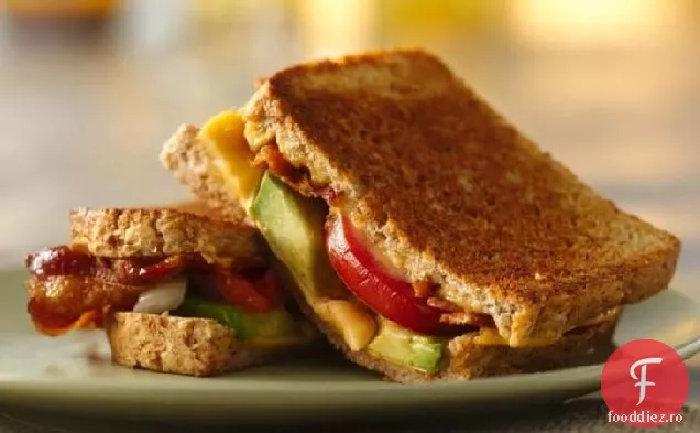 Bacon, roșii și Avocado brânză la grătar