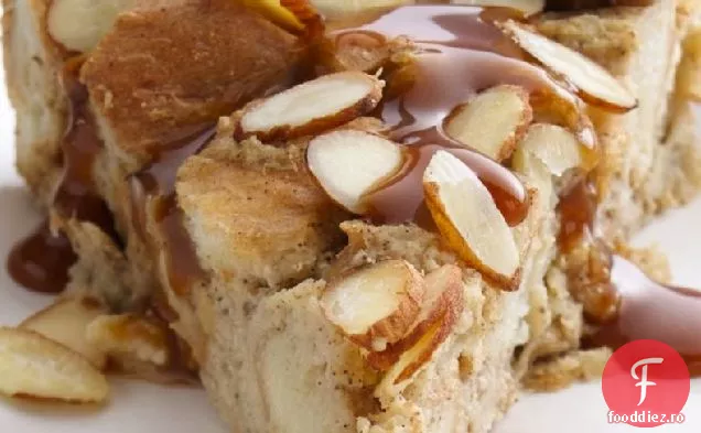 Budincă de pâine cu mere și Caramel