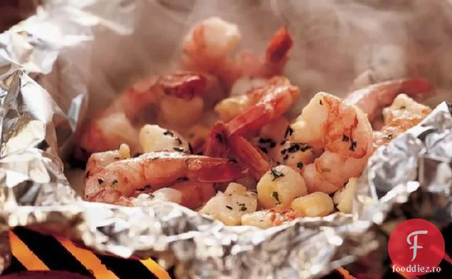 Pachete De Fructe De Mare Cu Ierburi La Grătar