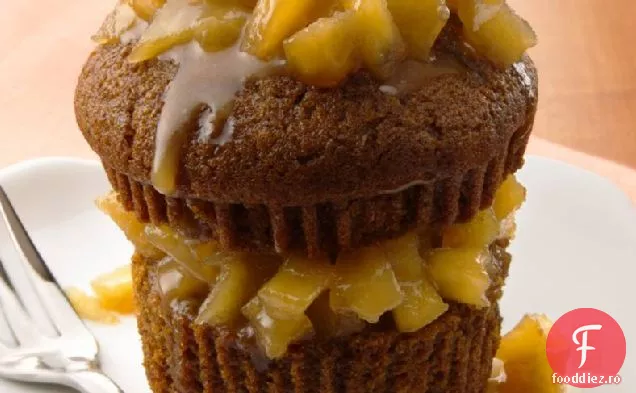 Prăjituri de turtă dulce cu miere cu Topping de mere Caramel