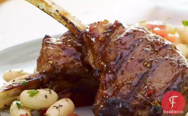 Cotlete De Miel Toscane La Grătar Cu Fasole Albă Caldă Provensal