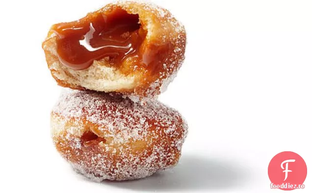 Cidru de mere Sufganiyot (gogoși Hanukkah) cu Caramel sărat