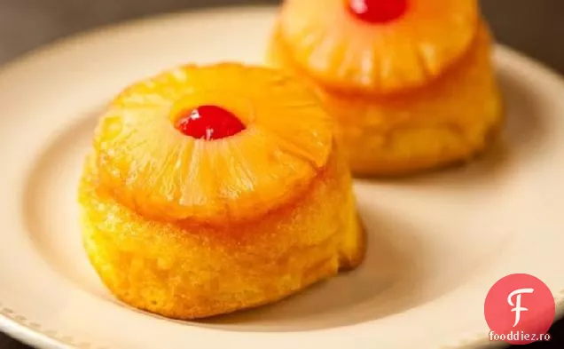 Mini-Prăjituri Cu Ananas Cu Susul În Jos