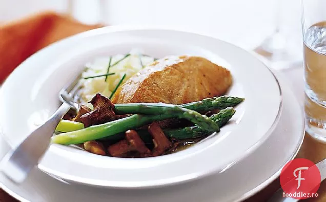 Ulei de măsline somon Braconat cu galbenele și sparanghel