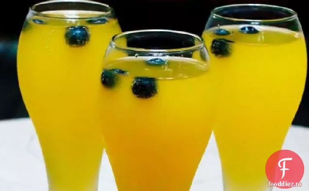 Cocktail De Șampanie Mango-Afine