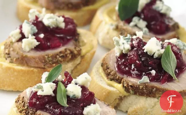 Crostini Cu Filet De Porc Condimentat