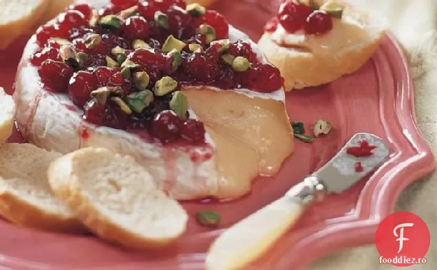 Brie cu afine și nuci de fistic