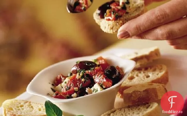 Ardei prăjiți marinați grecesc, măsline și Feta