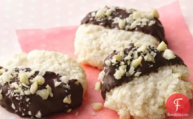 Macaroane de nucă de cocos alb-negru