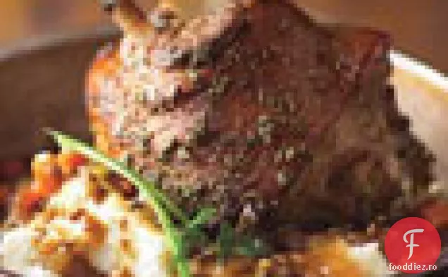 Cozi de porc fierte și prăjite cu prosciutto și ciuperci Porcini