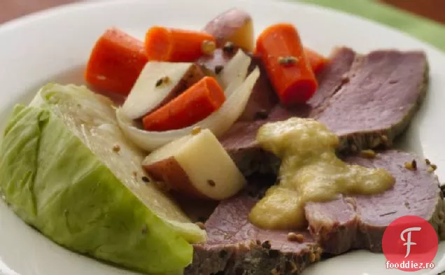 Carne de vită și varză cu aragaz lent