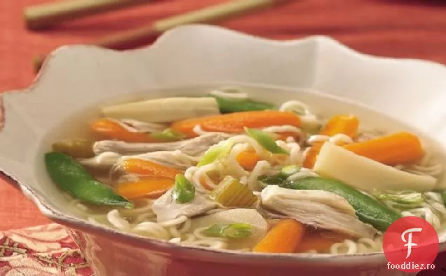 Supă de tăiței cu pui și Ramen cu aragaz lent