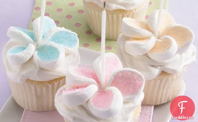 La Mulți Ani Marshmallow Cupcakes