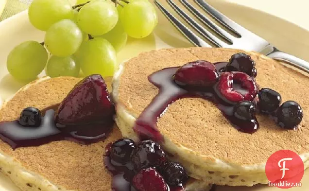 Clătite ușoare de ovăz cu Topping mixt de fructe de pădure