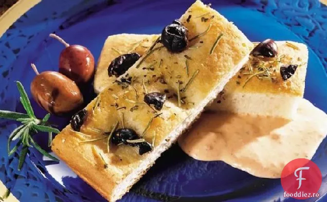 Focaccia de măsline cu baie de ardei gras prăjit
