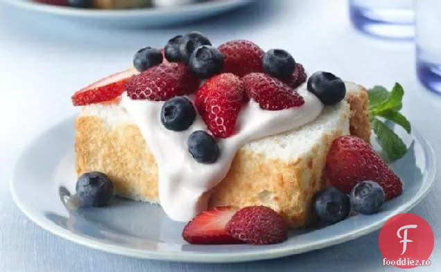Tort De Mâncare Înger Cu Cremă De Căpșuni