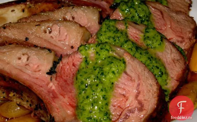 Grassfed Rack de miel cu Vinaigrette de menta-șalotă