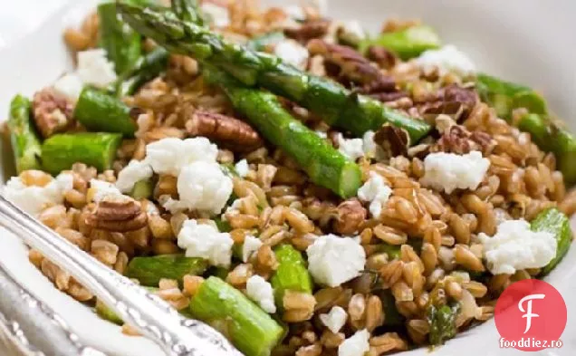 Salată De Sparanghel Farro