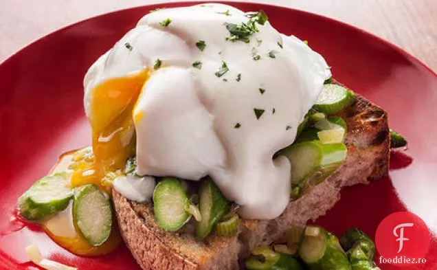 Asparagus Benedict cu sos Ch. C. vre - Dijon