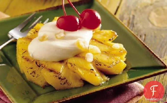 Felii de ananas la grătar cu cremă de ghimbir