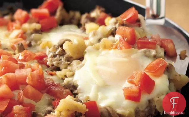 Tigaie cu ouă și cârnați