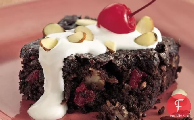 Desert Suprem de Brownie cu fructe și nuci