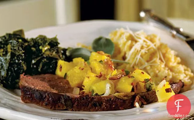 Picior de miel cu crustă de salvie cu Salsa de ananas-Pecan